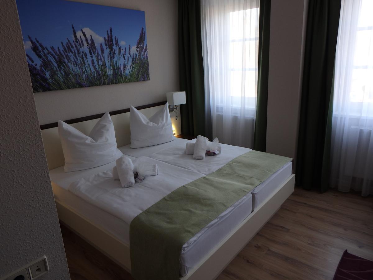 Garni Hotel Lavendelhof Nauen Exteriör bild