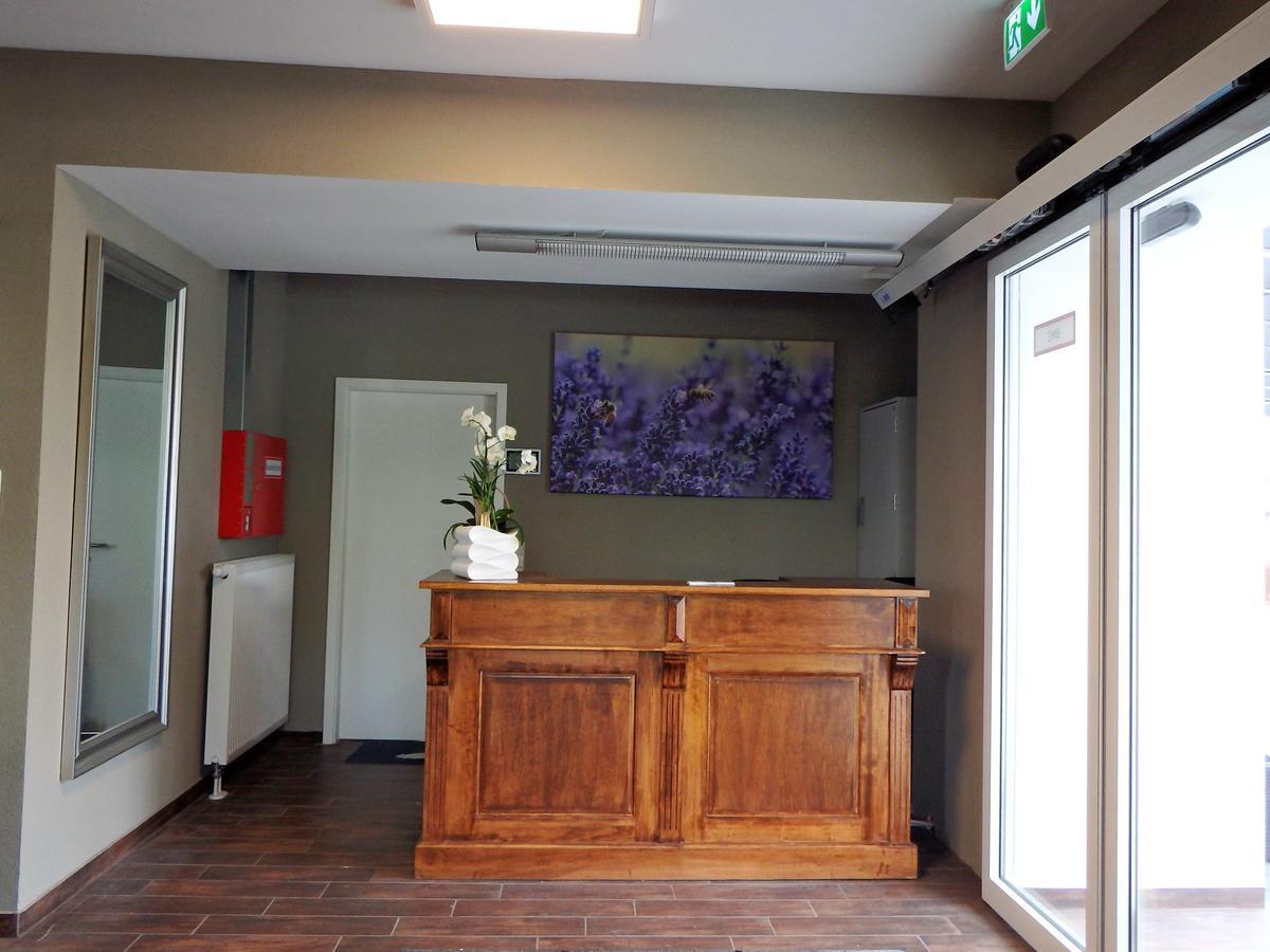 Garni Hotel Lavendelhof Nauen Exteriör bild